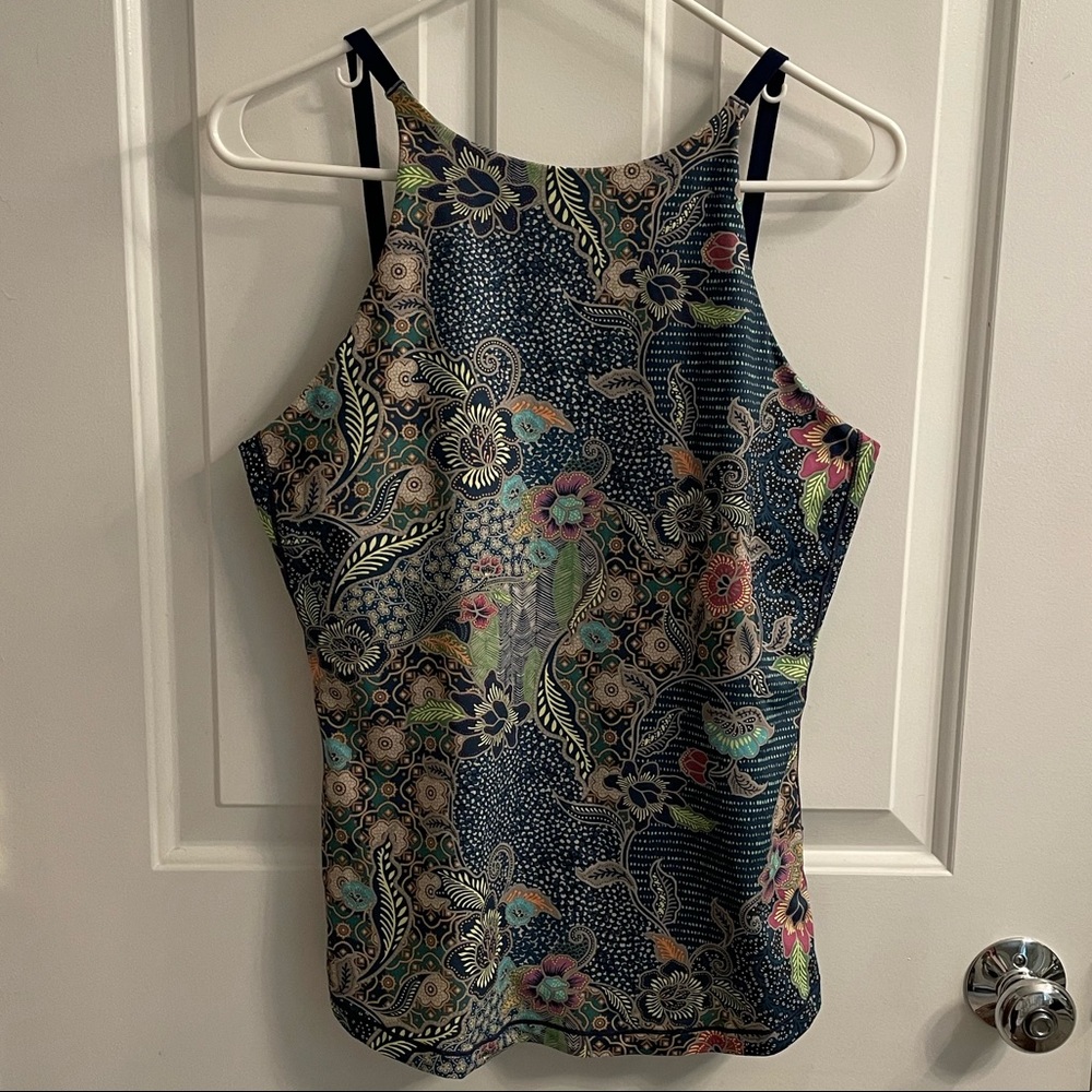 Praha Yoga/athletic Top Size Medium